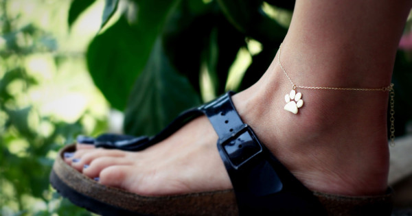 Paw print outlet anklet