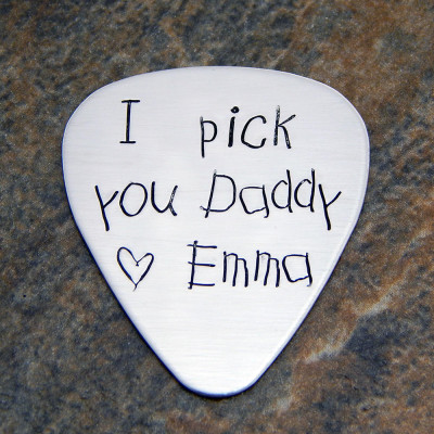 Personalised Guitar Pick - Unique Christmas/Valentine's Day Gift for Dad From Child - I Pick You Daddy
