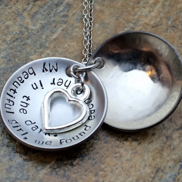 Personalised Jewellery for Her - Anniversary and Birthday Gift Locket Necklace with Custom Quote - Create Your Own Charm and Pendant