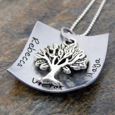 Personalized Name Necklace with Tree Charm - Mom Necklace with Kids Names, Christmas Gift for Her - Birthday Gift for Mom - Name Necklace