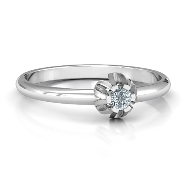 Beautiful Solitaire Gemstone Scalloped Setting Ring