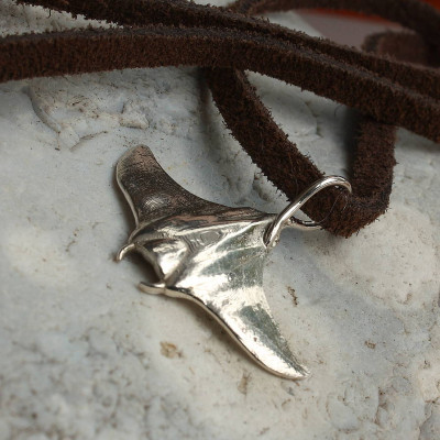 Unique Manta Ray Necklace - Perfect for Gift or Keepsake