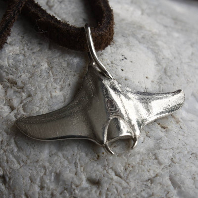Unique Manta Ray Necklace - Perfect for Gift or Keepsake