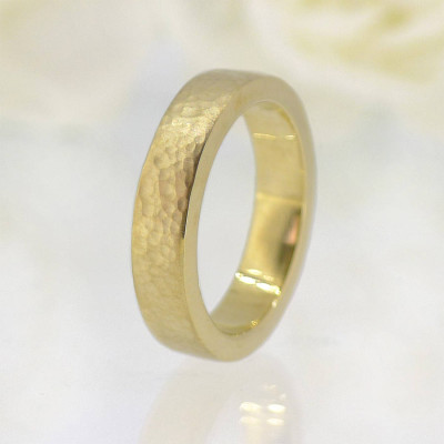 Luxury 18ct Gold His and Hers Hammered Wedding Rings Set