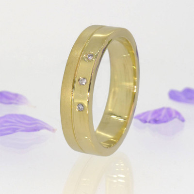 Mens 18ct Gold Contemporary Diamond Ring