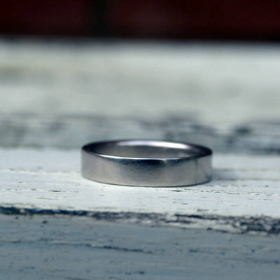 18 Carat White Gold Flat Wedding Ring