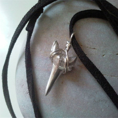 Stylish Silver Sharks Tooth Pendant Necklace