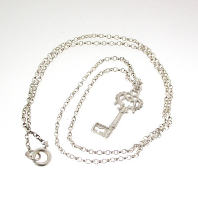 Elegant Silver Heritage Key Pendant Necklace - 18" Chain