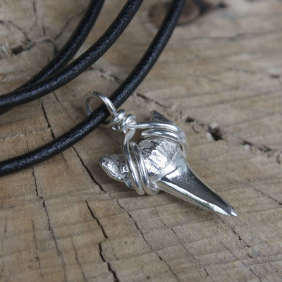 Stylish Silver Sharks Tooth Pendant Necklace