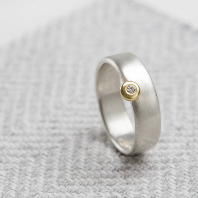Slim Gold Offset Band Ring Jewellery