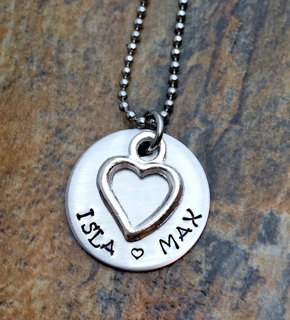 Personalised Name Heart Necklace - Ideal Women's Gift for Mum, Mom, Wife - Perfect for Christmas, Birthday, Anniversary